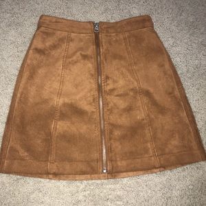 Aritiza Babaton Skirt